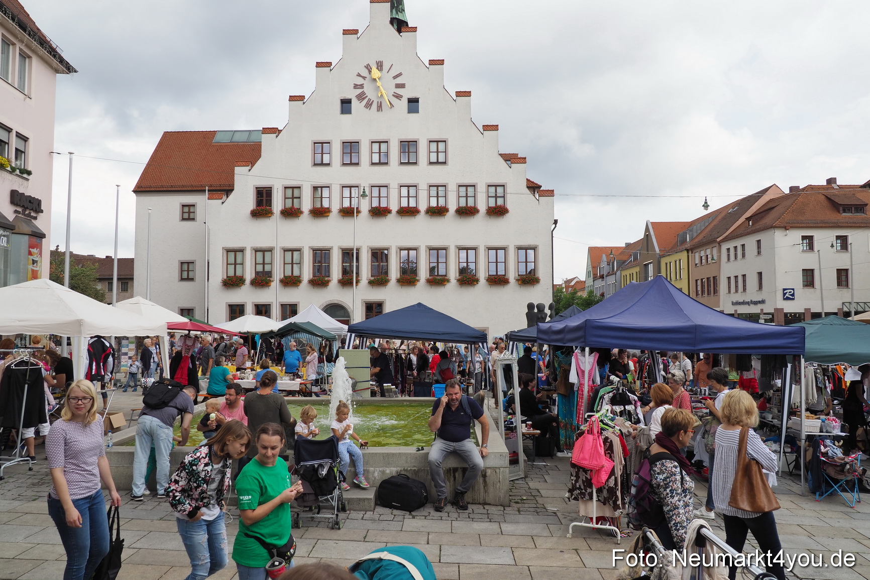 Altstadtflohmarkt Neumarkt 2019 0050
