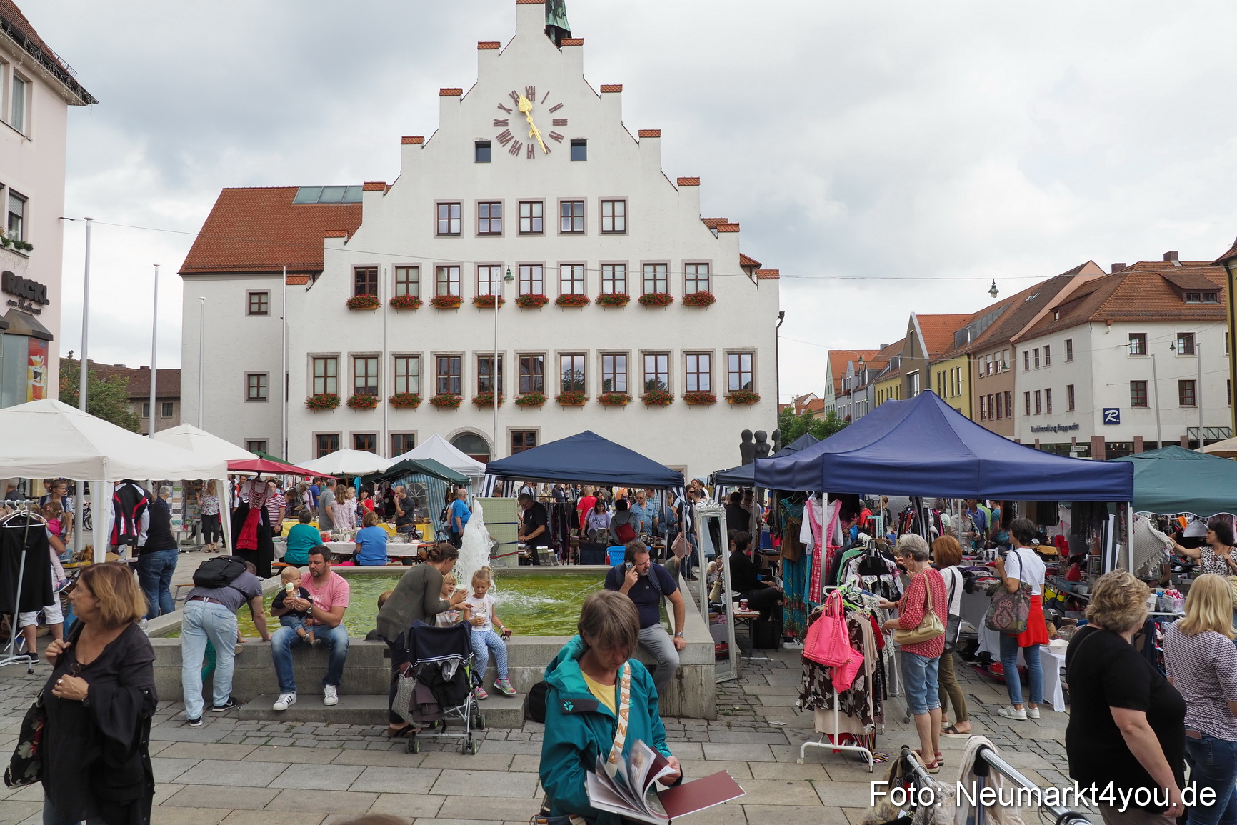 Altstadtflohmarkt Neumarkt 2019 0052