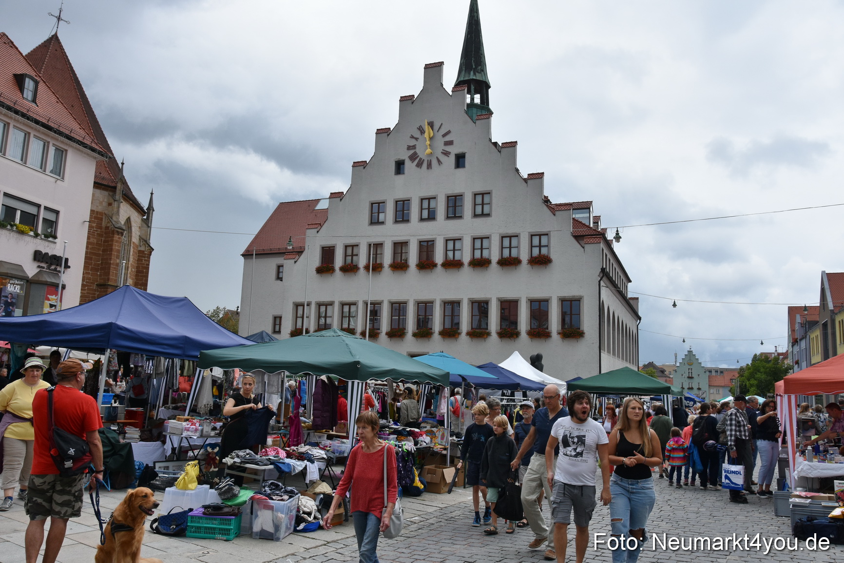 Altstadtflohmarkt Neumarkt 2019 0075