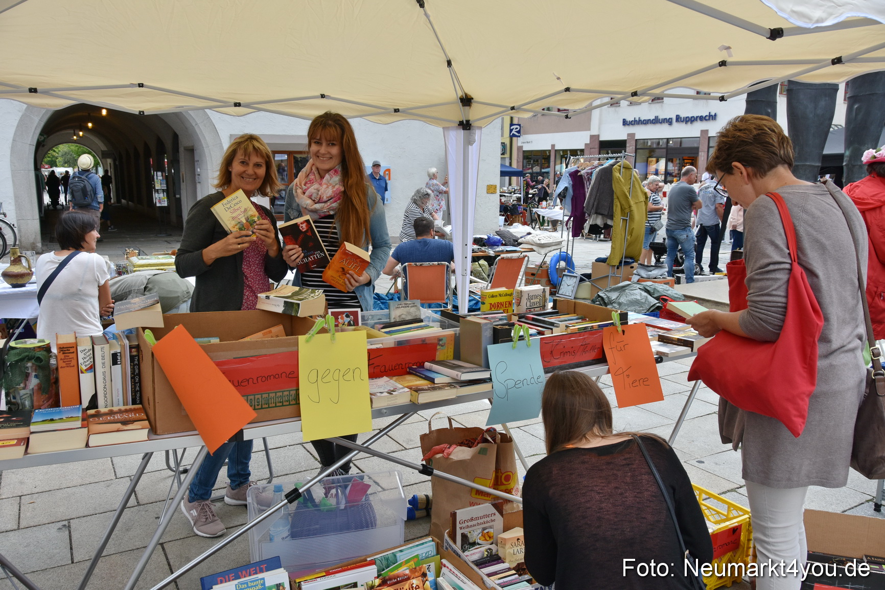 Altstadtflohmarkt Neumarkt 2019 0076
