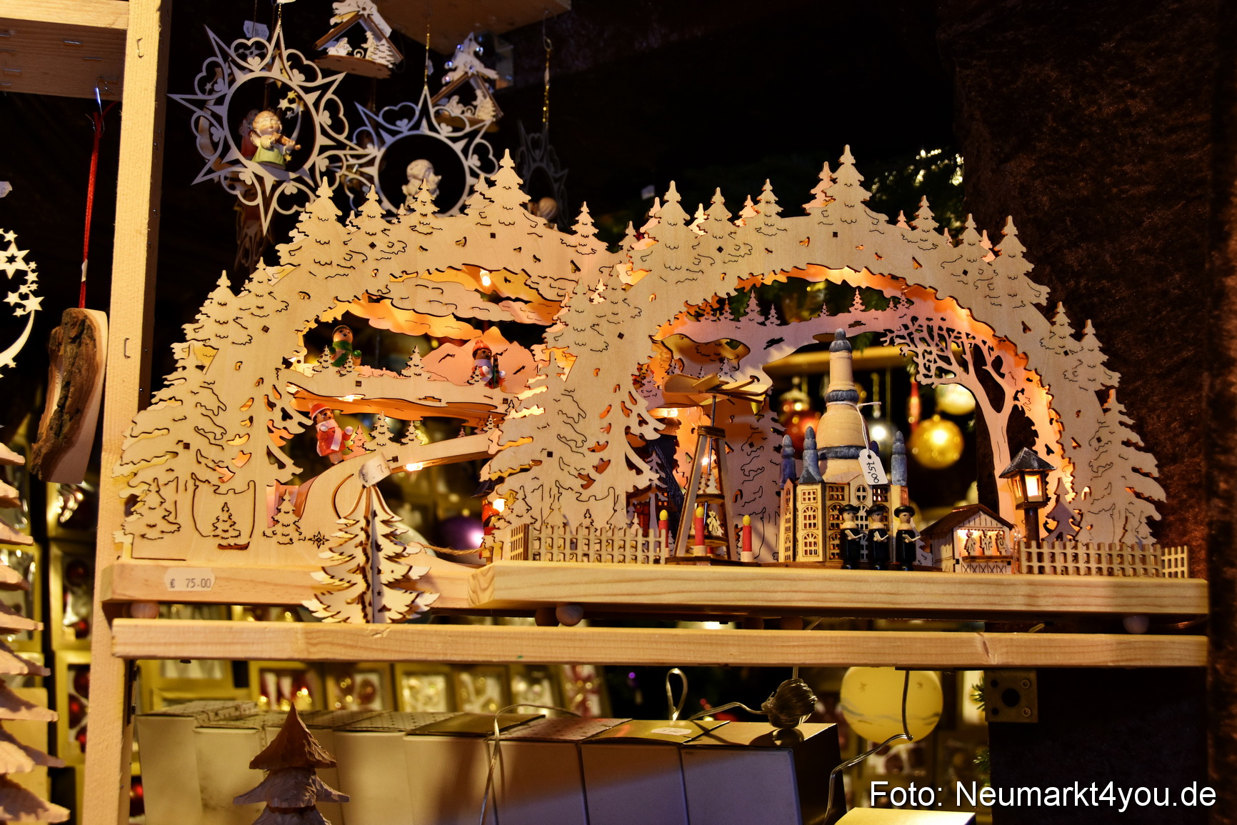 Weihnachtsmarkt Neumarkt 2019 0040