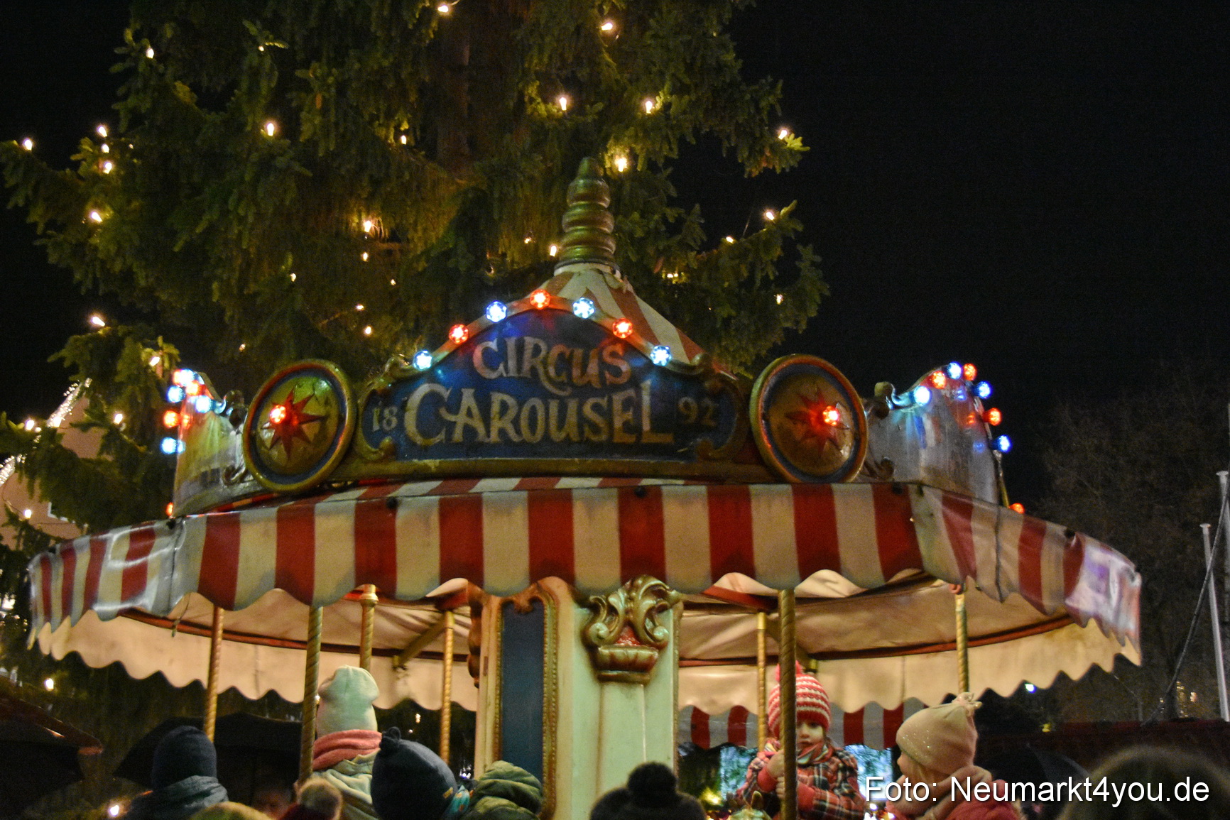 Weihnachtsmarkt Neumarkt 2019 0078