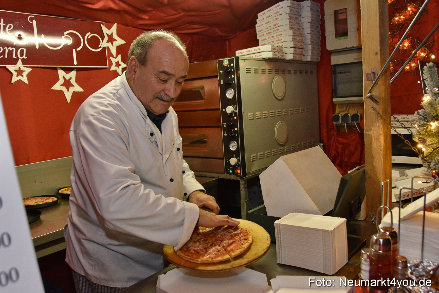 Weihnachtsmarkt Neumarkt 2019 0081