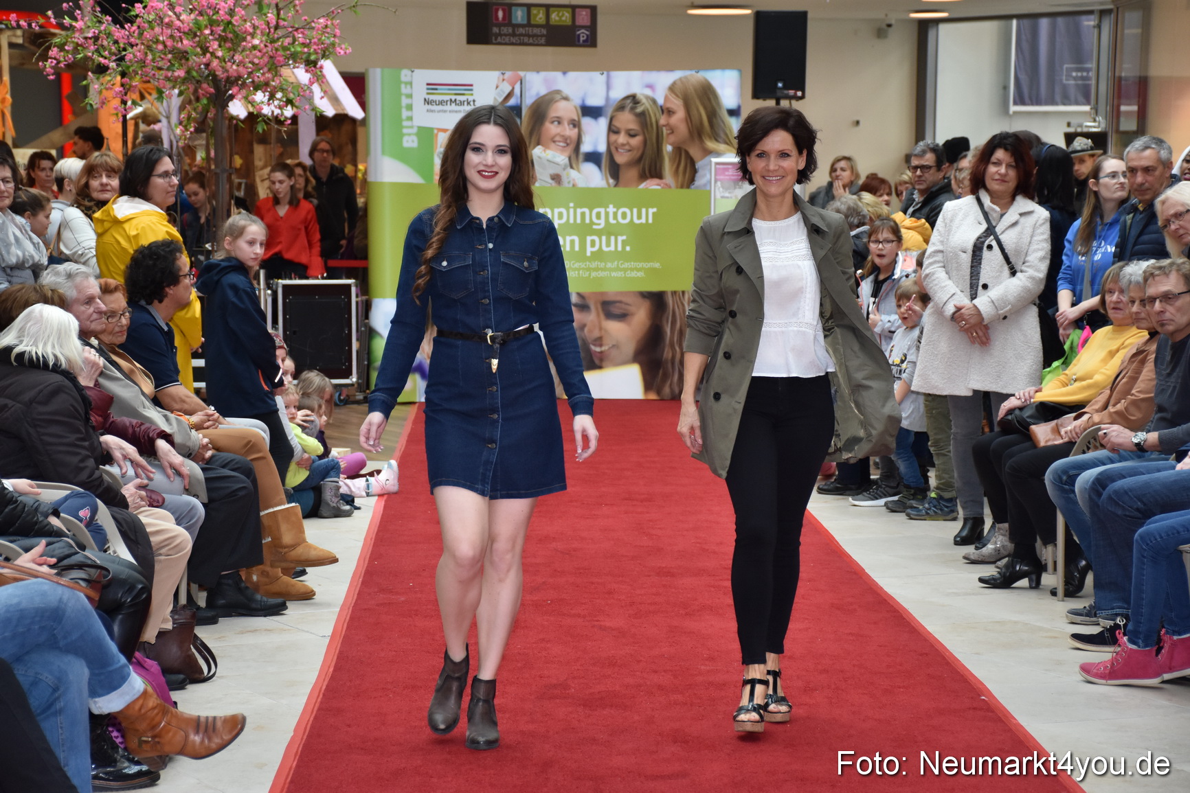 Fruehlingsmodenschau NeuerMarkt 2019 0027