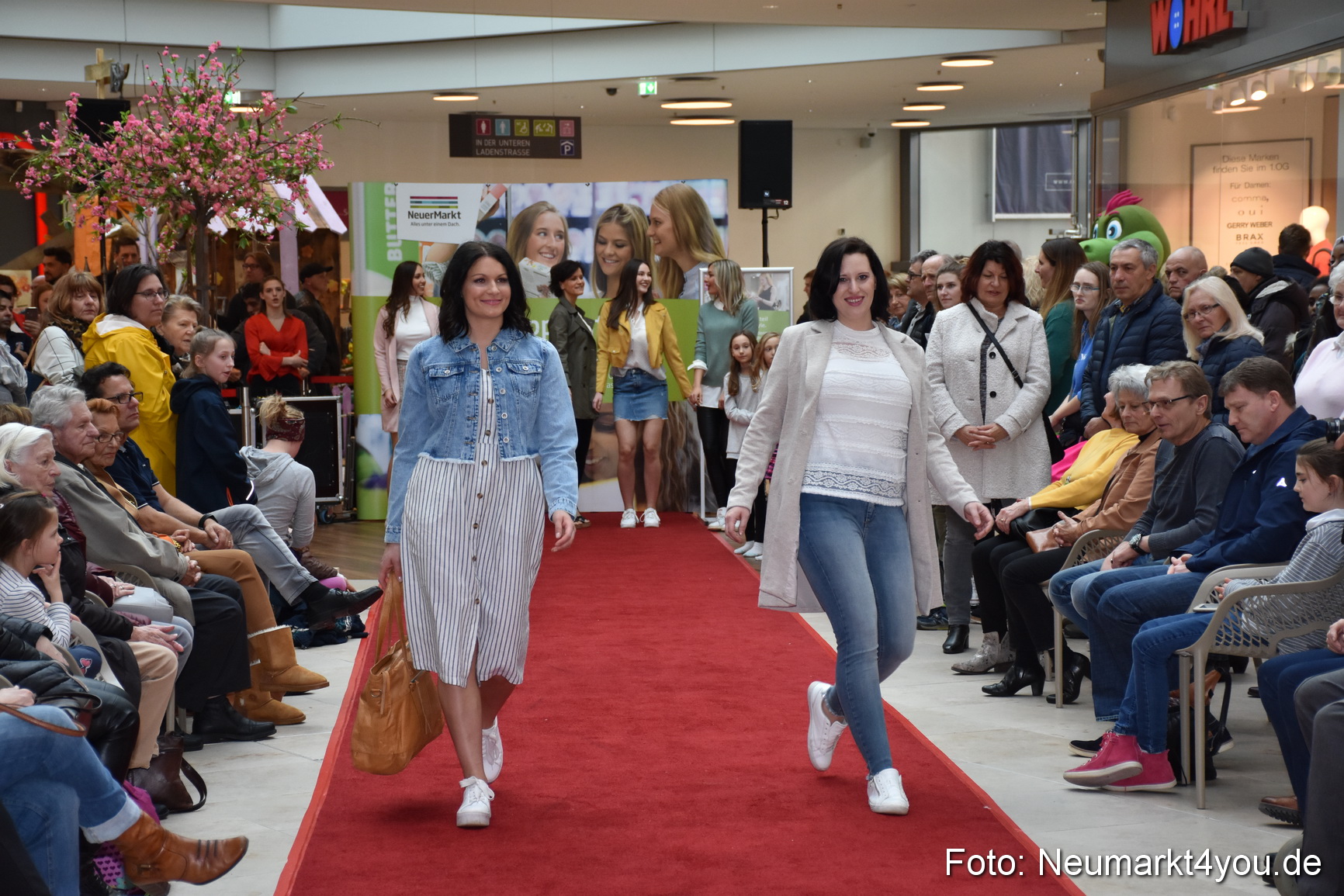 Fruehlingsmodenschau NeuerMarkt 2019 0035
