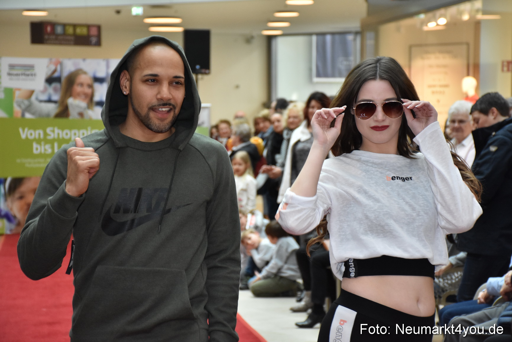 Fruehlingsmodenschau NeuerMarkt 2019 0048