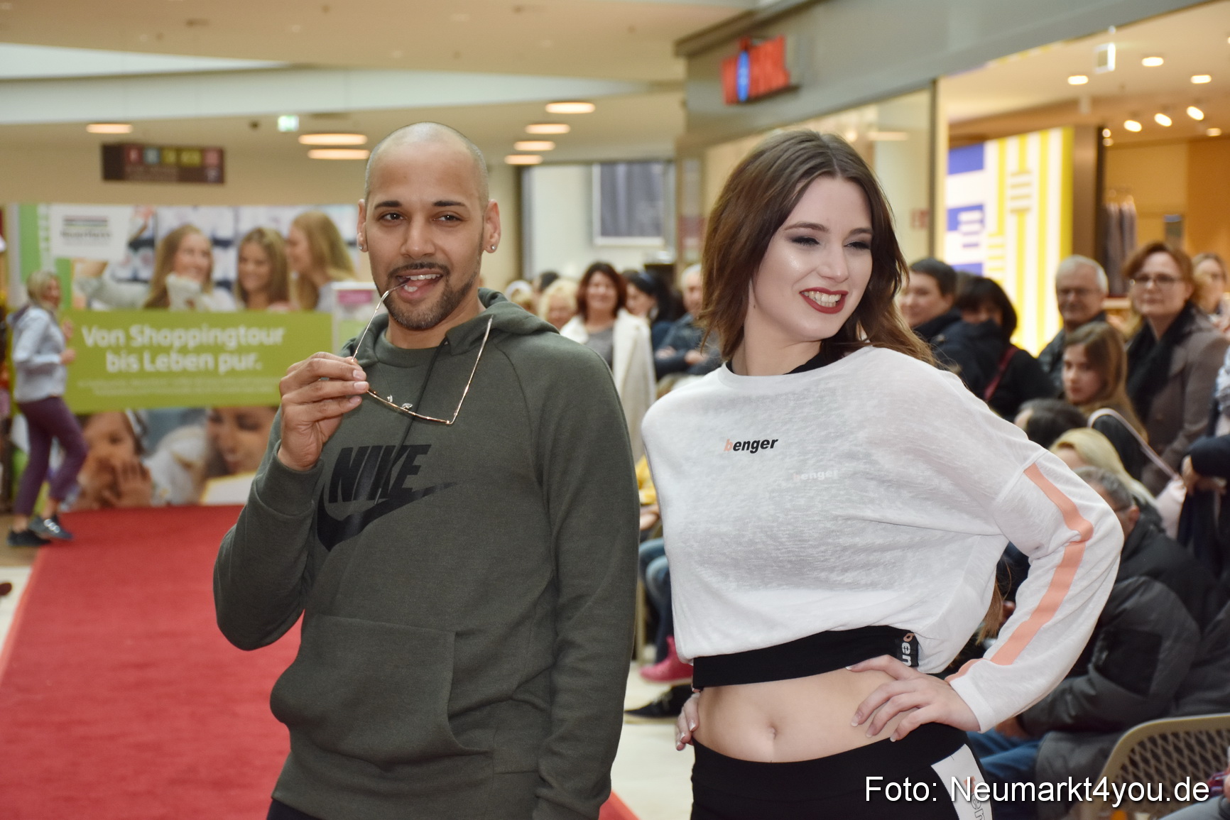 Fruehlingsmodenschau NeuerMarkt 2019 0049