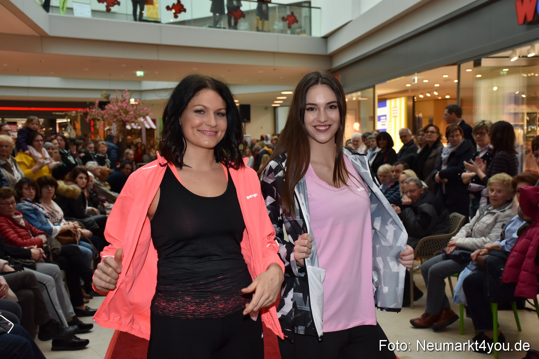 Fruehlingsmodenschau NeuerMarkt 2019 0057