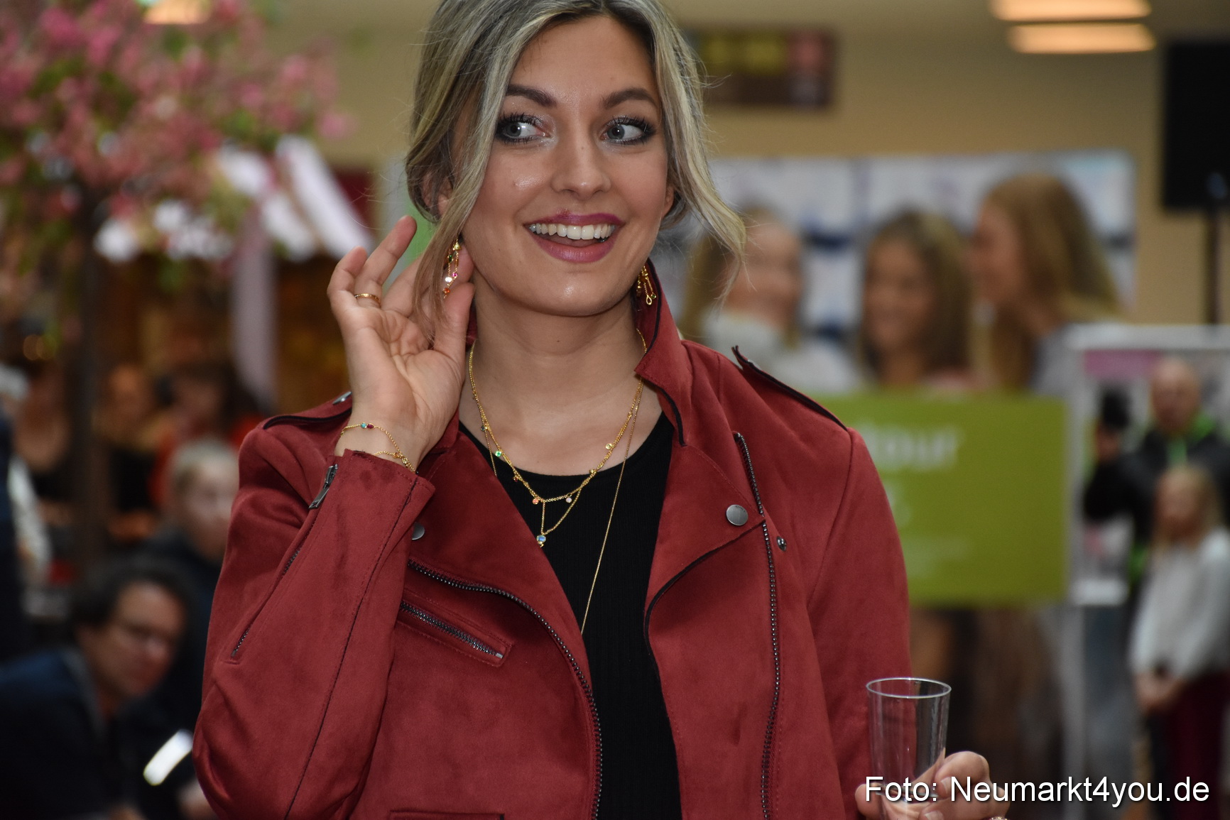 Fruehlingsmodenschau NeuerMarkt 2019 0060