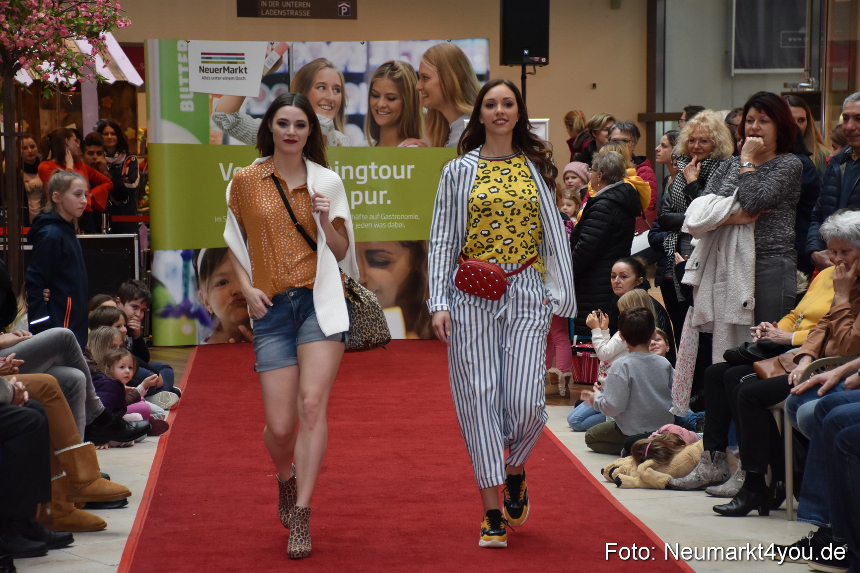 Fruehlingsmodenschau NeuerMarkt 2019 0074