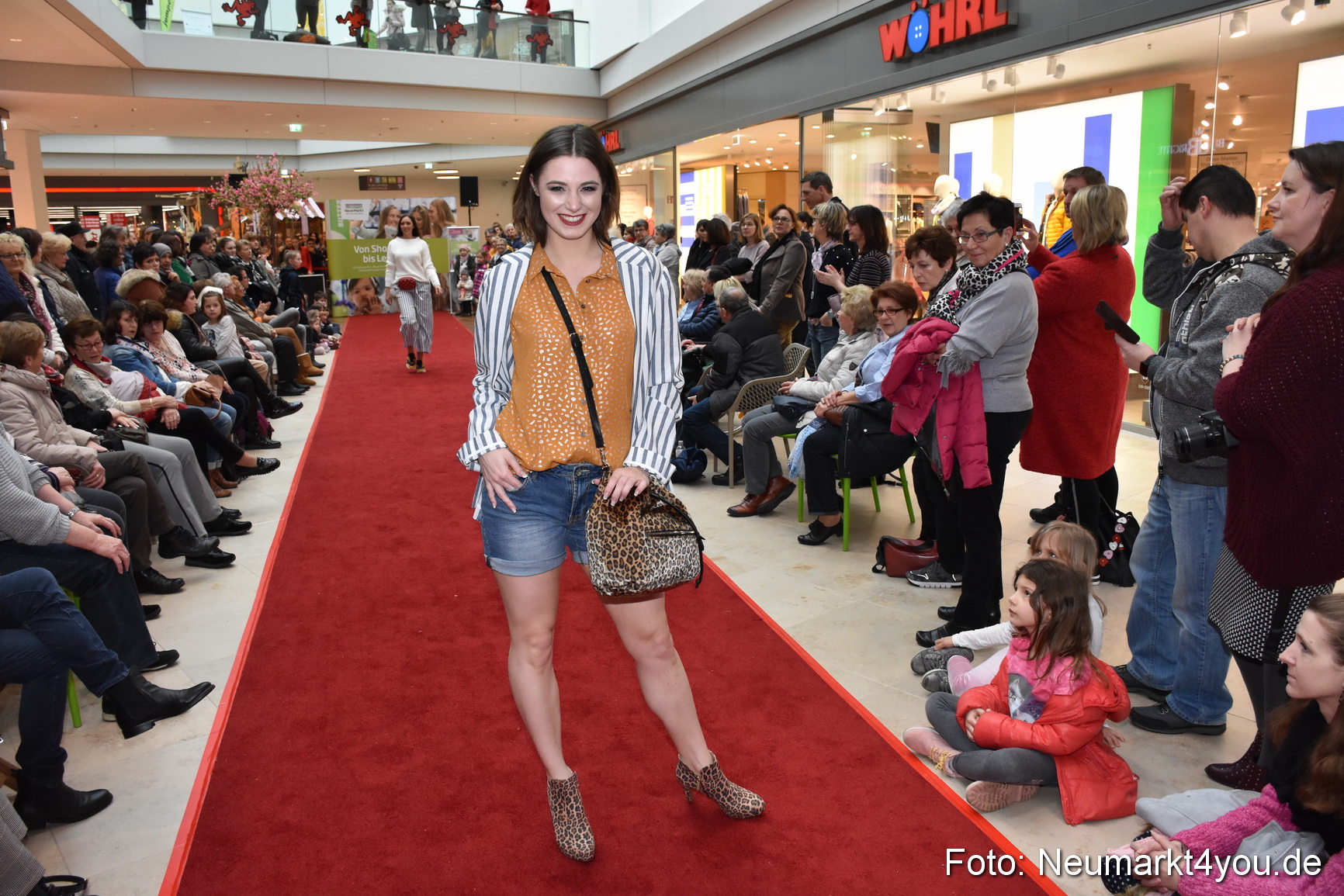 Fruehlingsmodenschau NeuerMarkt 2019 0077