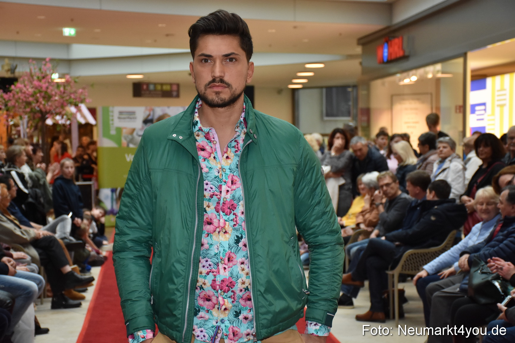 Fruehlingsmodenschau NeuerMarkt 2019 0088