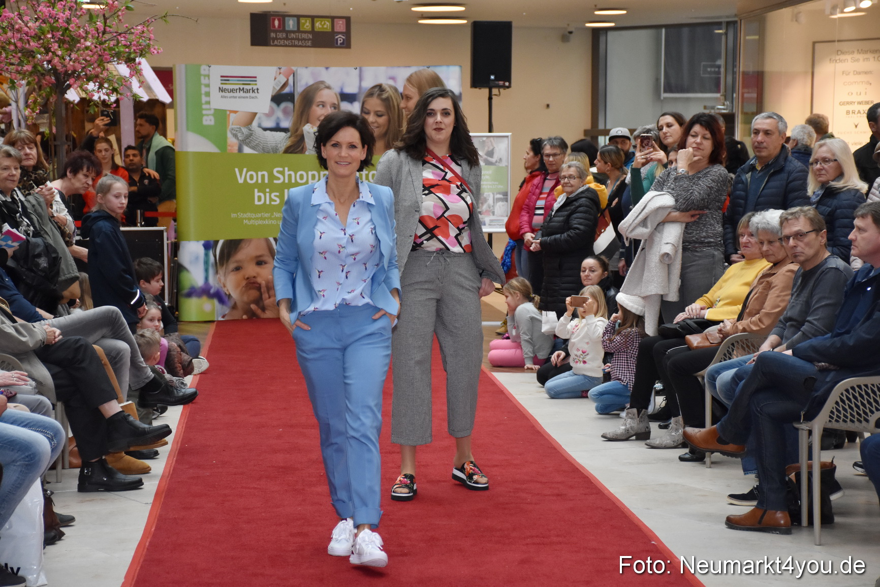 Fruehlingsmodenschau NeuerMarkt 2019 0093