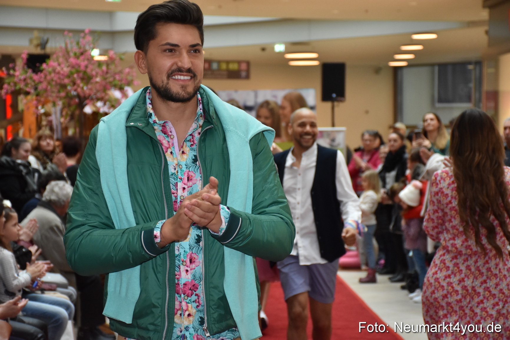 Fruehlingsmodenschau NeuerMarkt 2019 0099