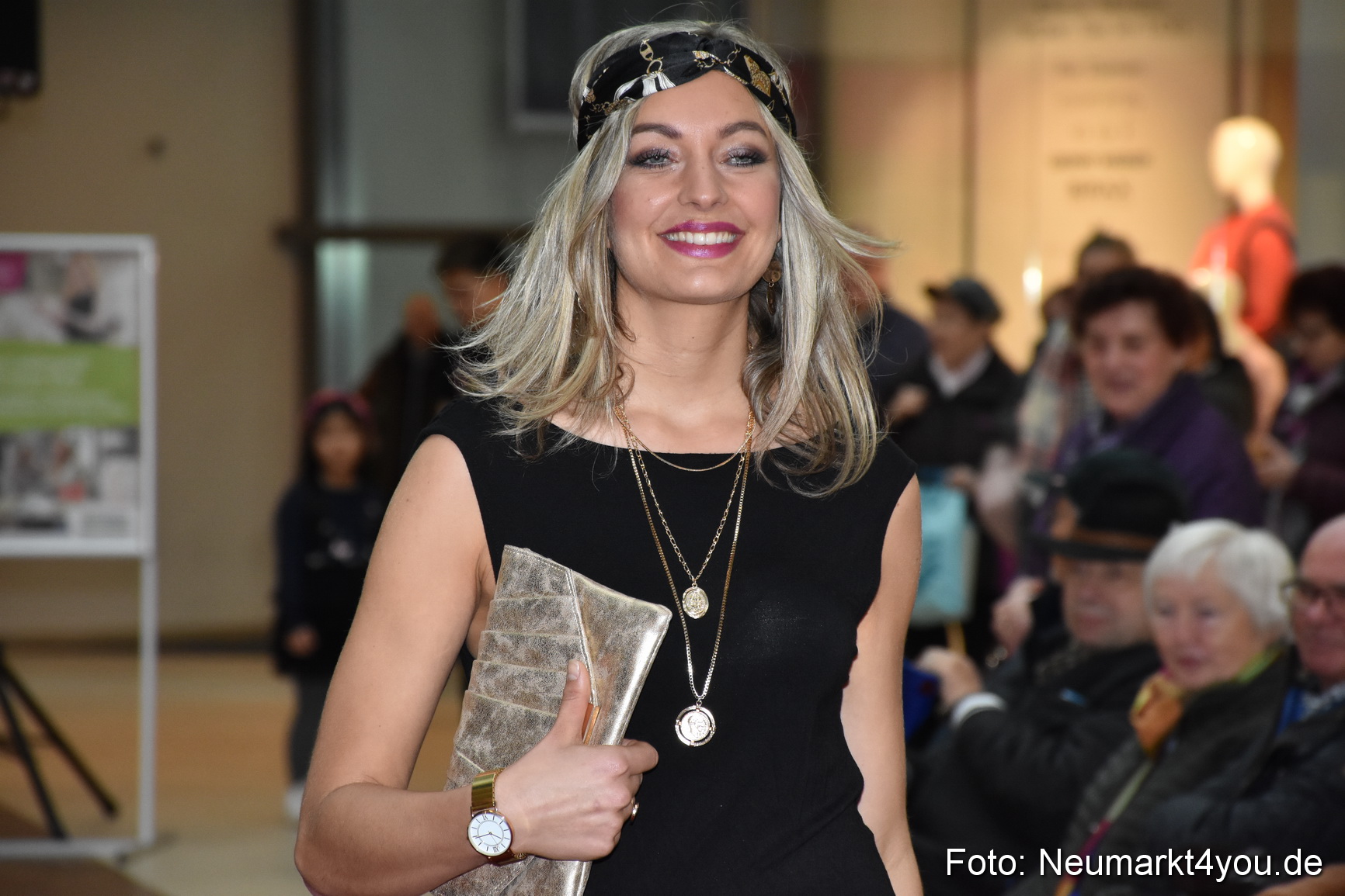 Fruehlingsmodenschau NeuerMarkt 2019 0106