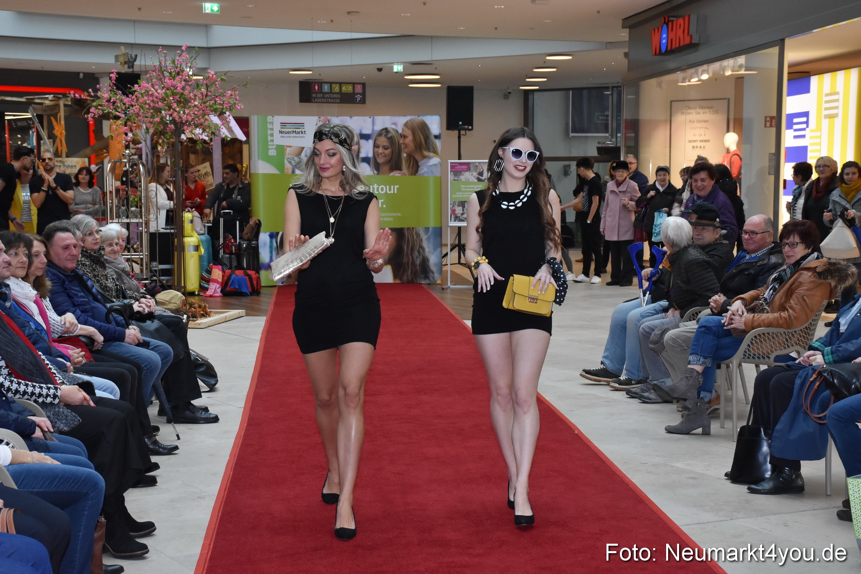 Fruehlingsmodenschau NeuerMarkt 2019 0108