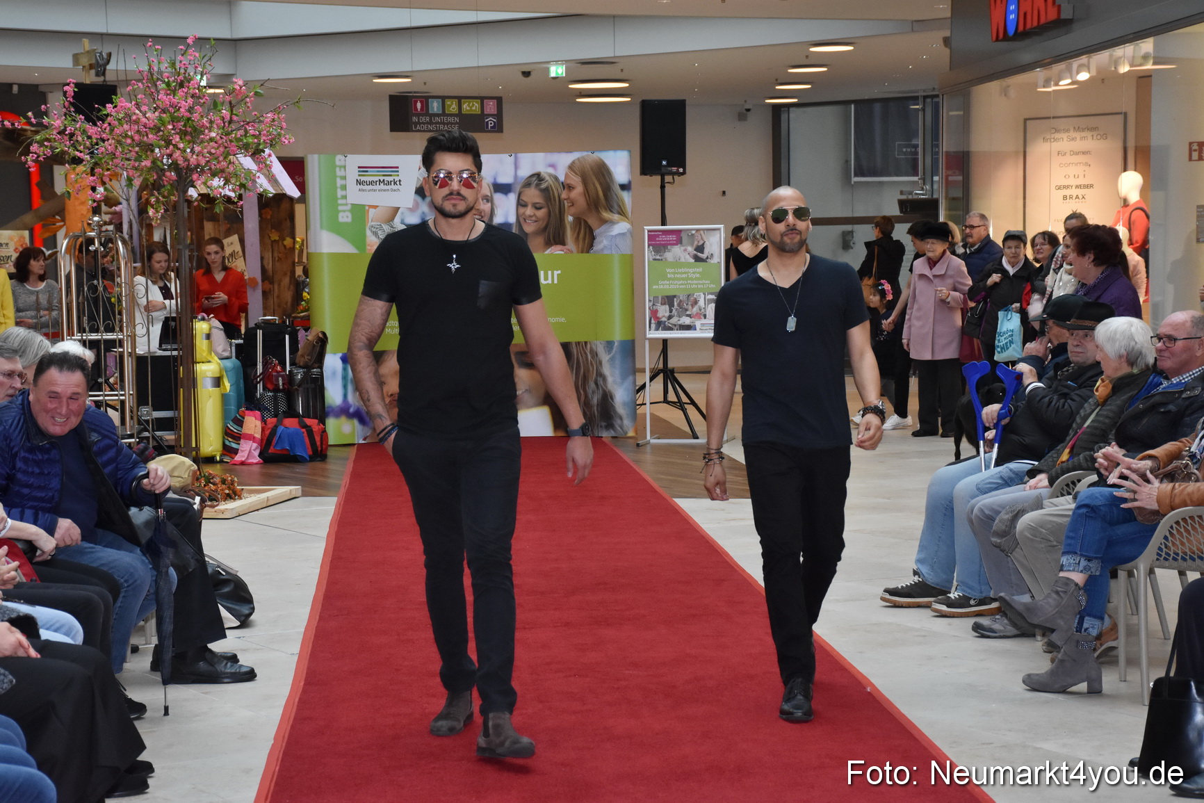 Fruehlingsmodenschau NeuerMarkt 2019 0109