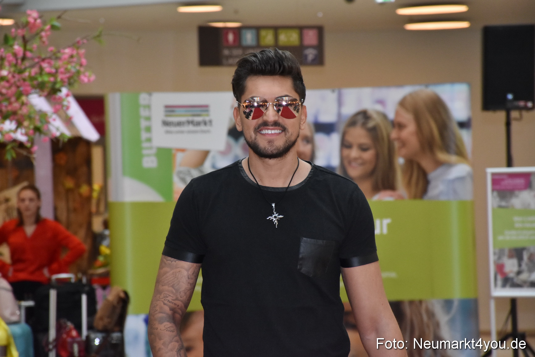 Fruehlingsmodenschau NeuerMarkt 2019 0111