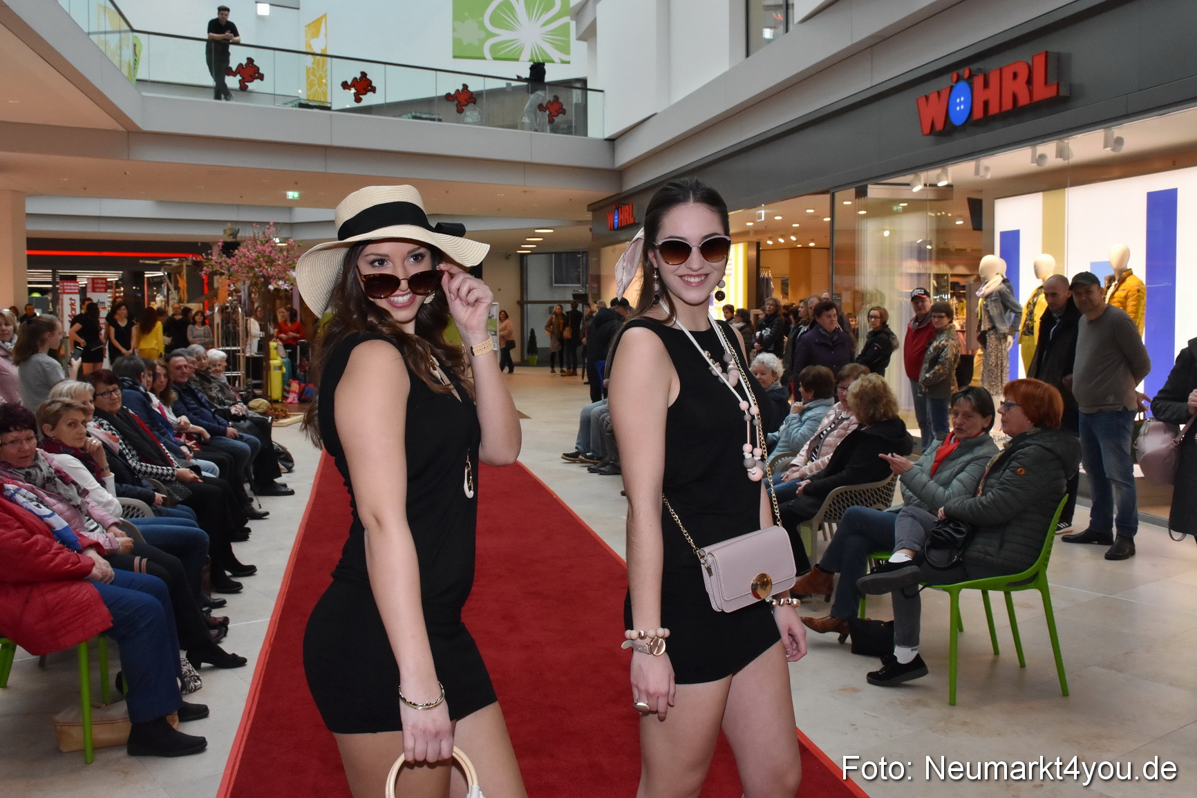 Fruehlingsmodenschau NeuerMarkt 2019 0114