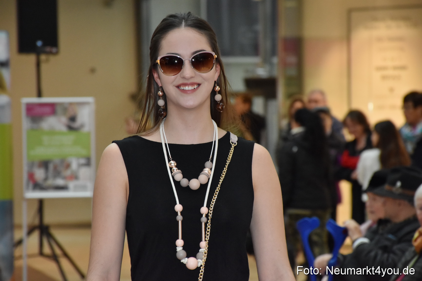 Fruehlingsmodenschau NeuerMarkt 2019 0116