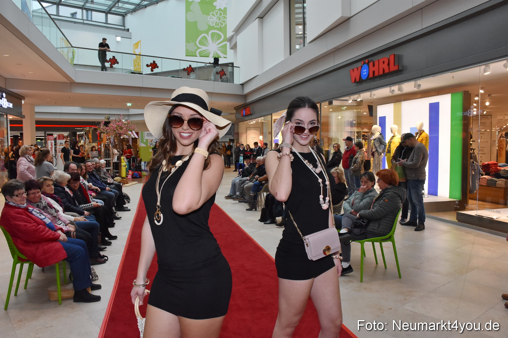 Fruehlingsmodenschau NeuerMarkt 2019 0117