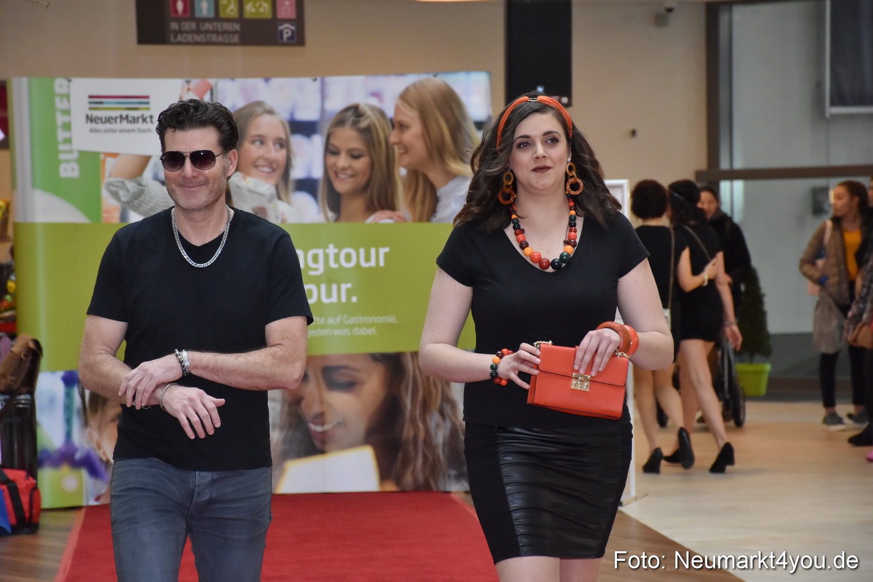 Fruehlingsmodenschau NeuerMarkt 2019 0120