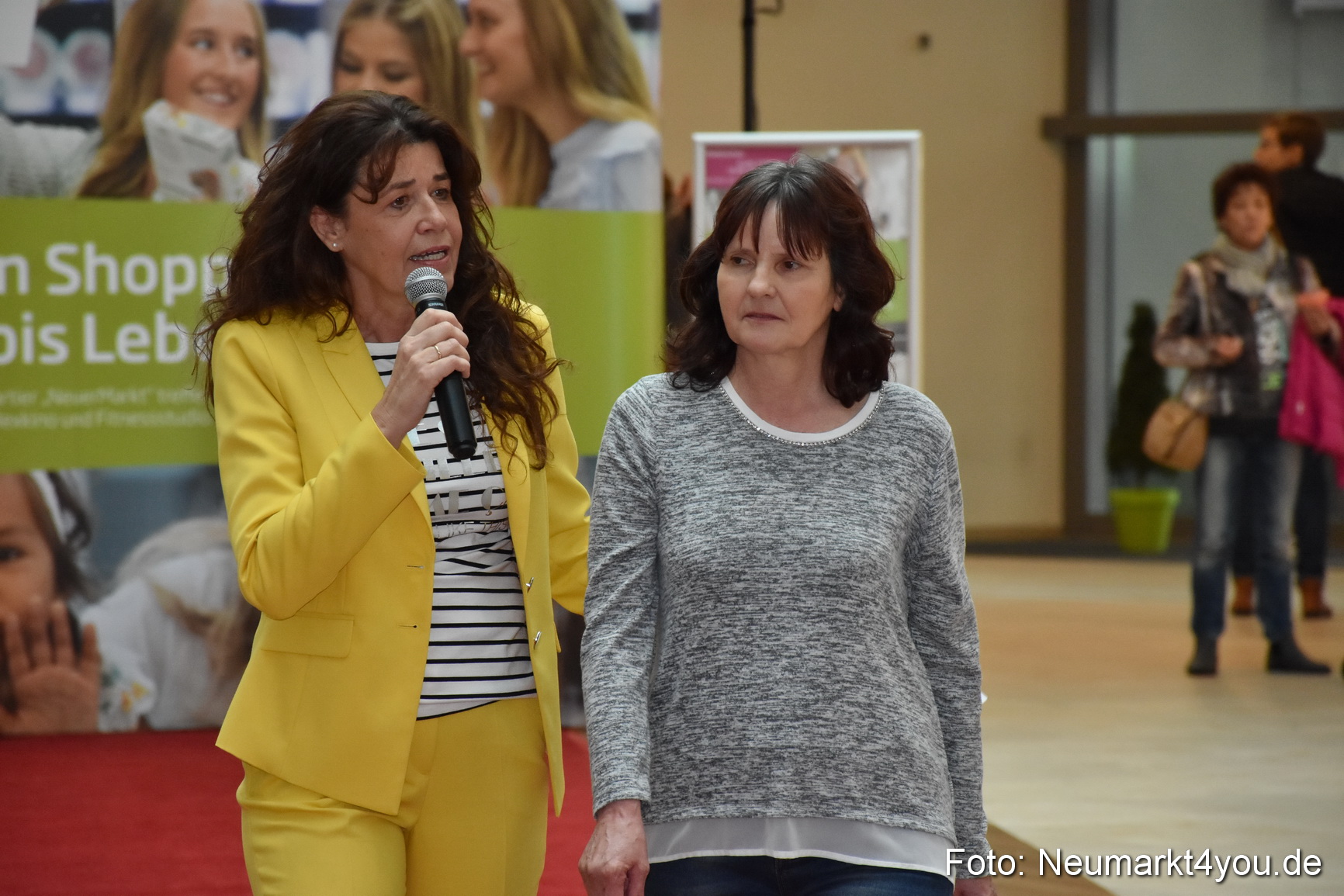 Fruehlingsmodenschau NeuerMarkt 2019 0121