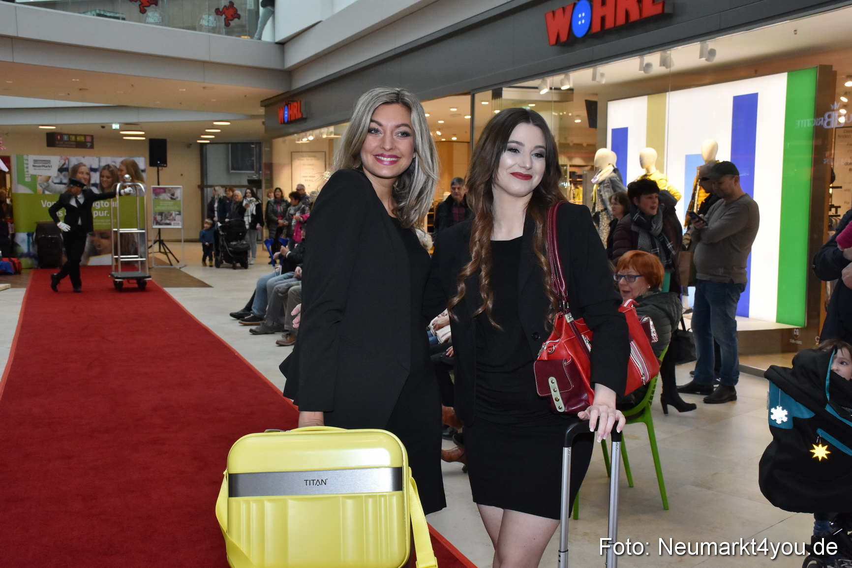 Fruehlingsmodenschau NeuerMarkt 2019 0126