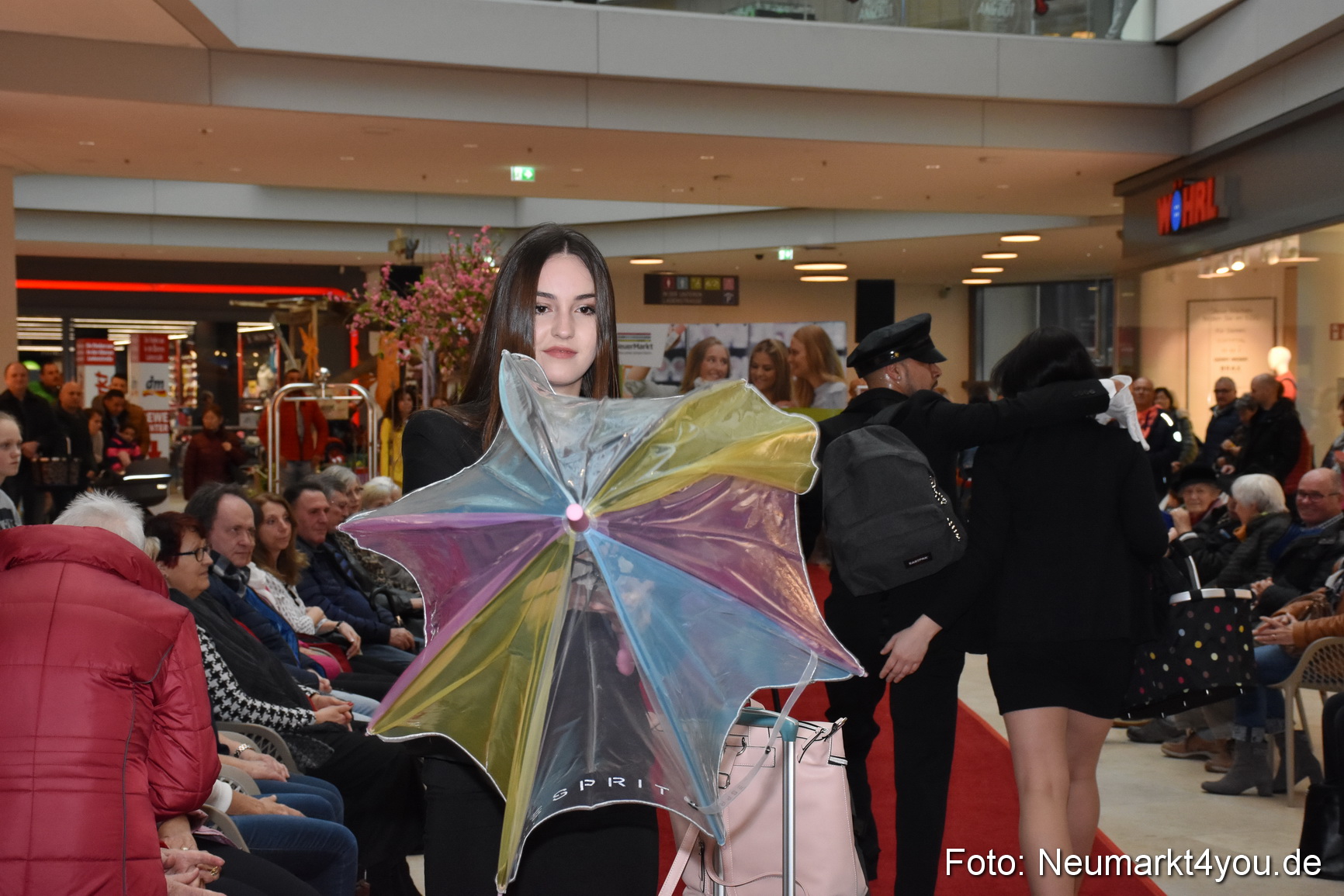 Fruehlingsmodenschau NeuerMarkt 2019 0136