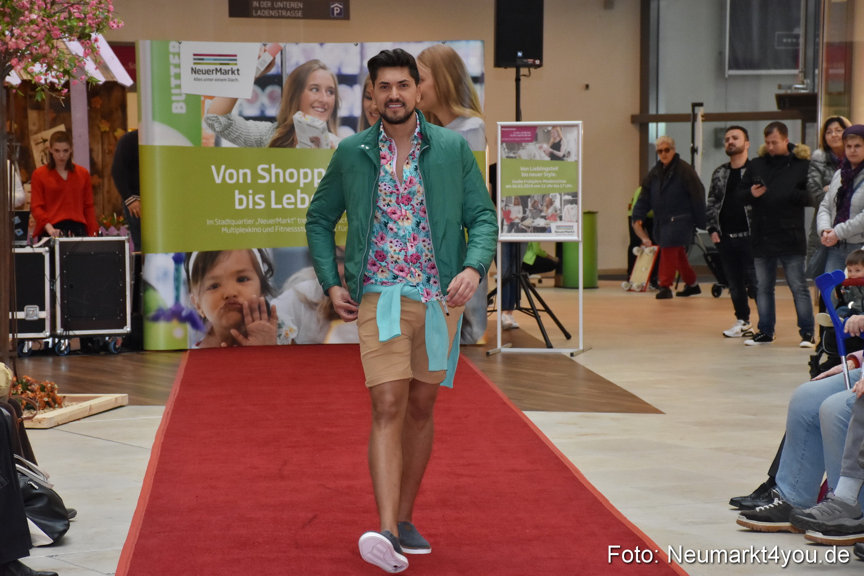 Fruehlingsmodenschau NeuerMarkt 2019 0137