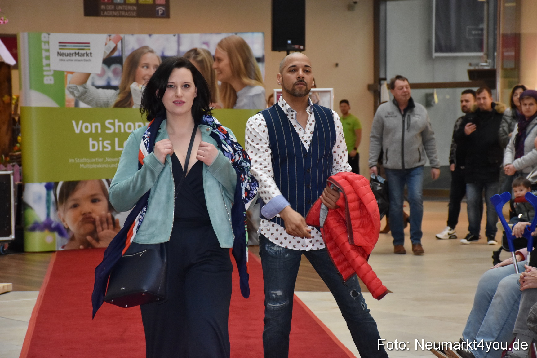 Fruehlingsmodenschau NeuerMarkt 2019 0139