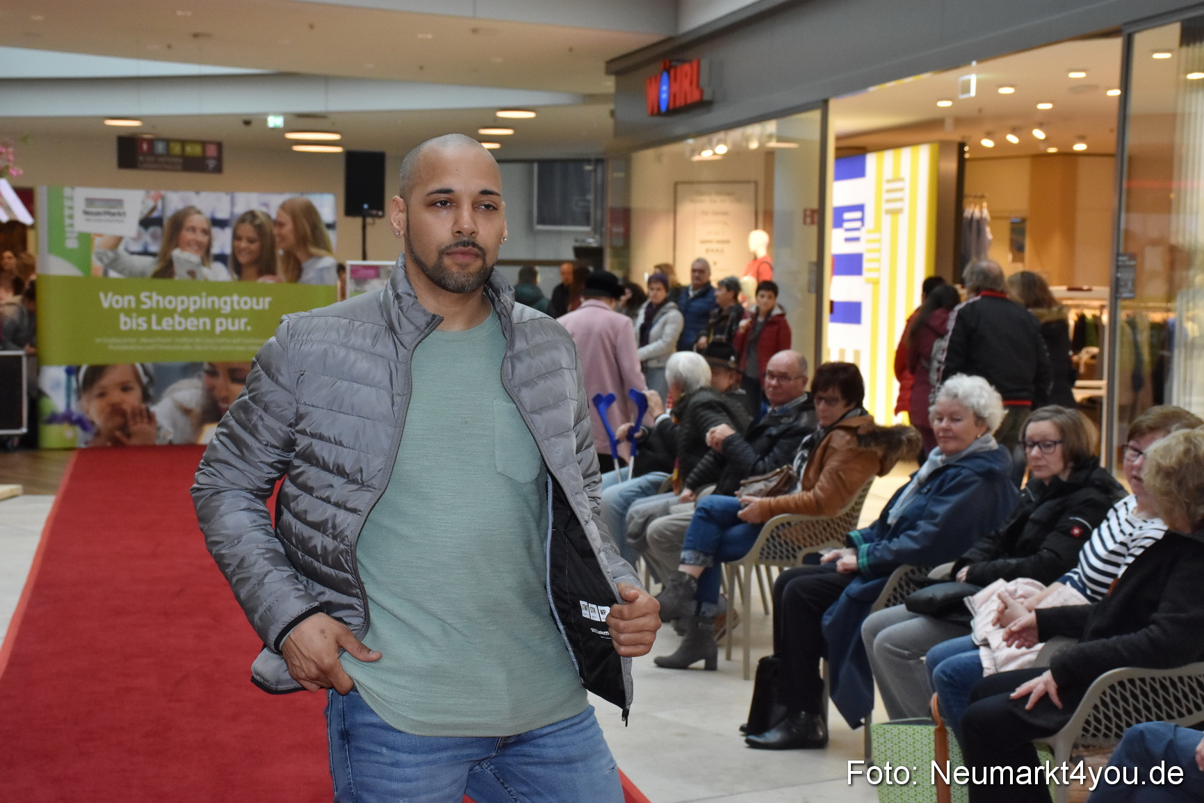 Fruehlingsmodenschau NeuerMarkt 2019 0150