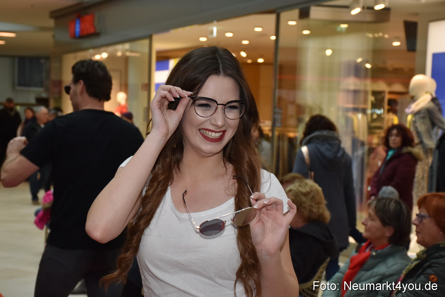 Fruehlingsmodenschau NeuerMarkt 2019 0181