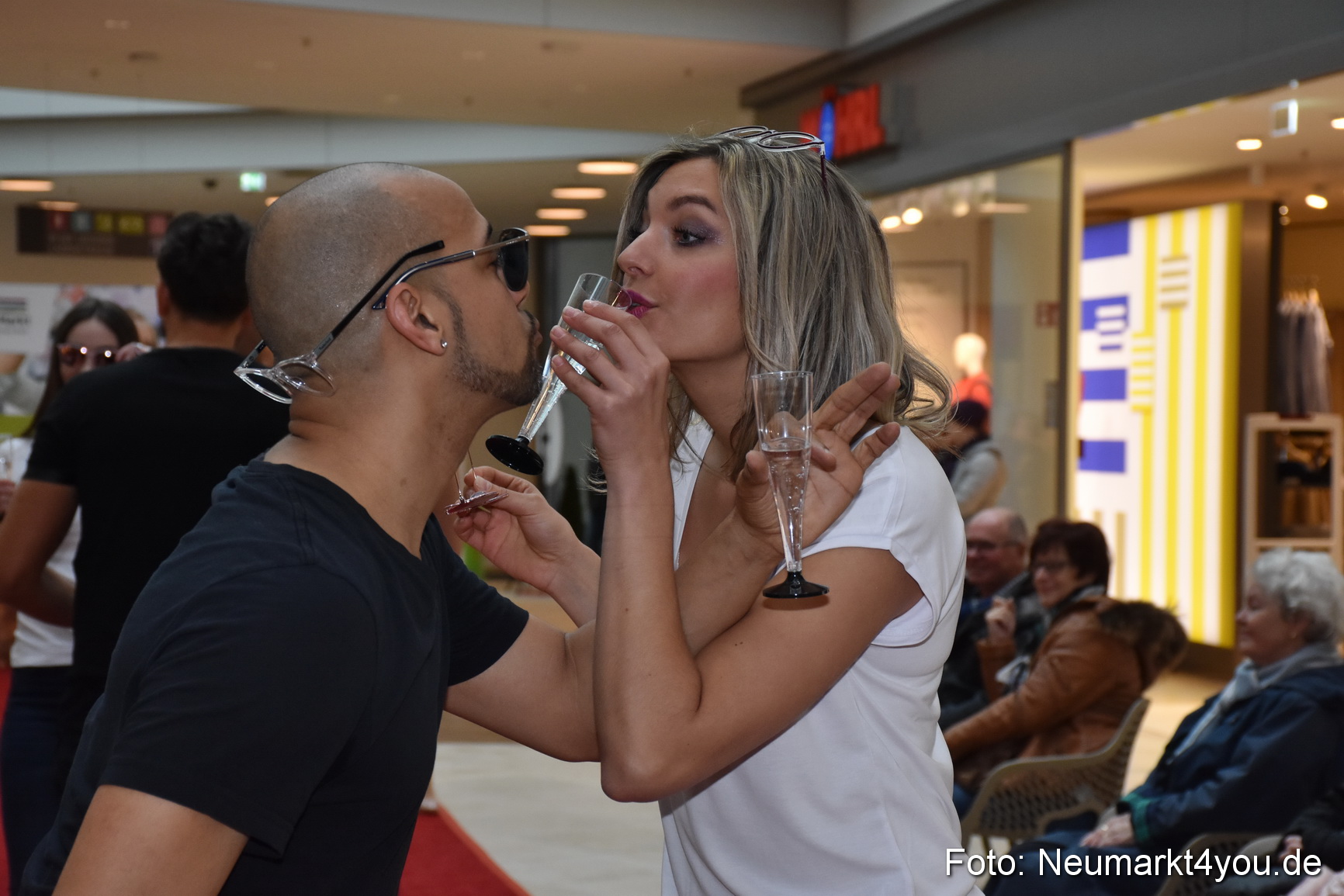 Fruehlingsmodenschau NeuerMarkt 2019 0188