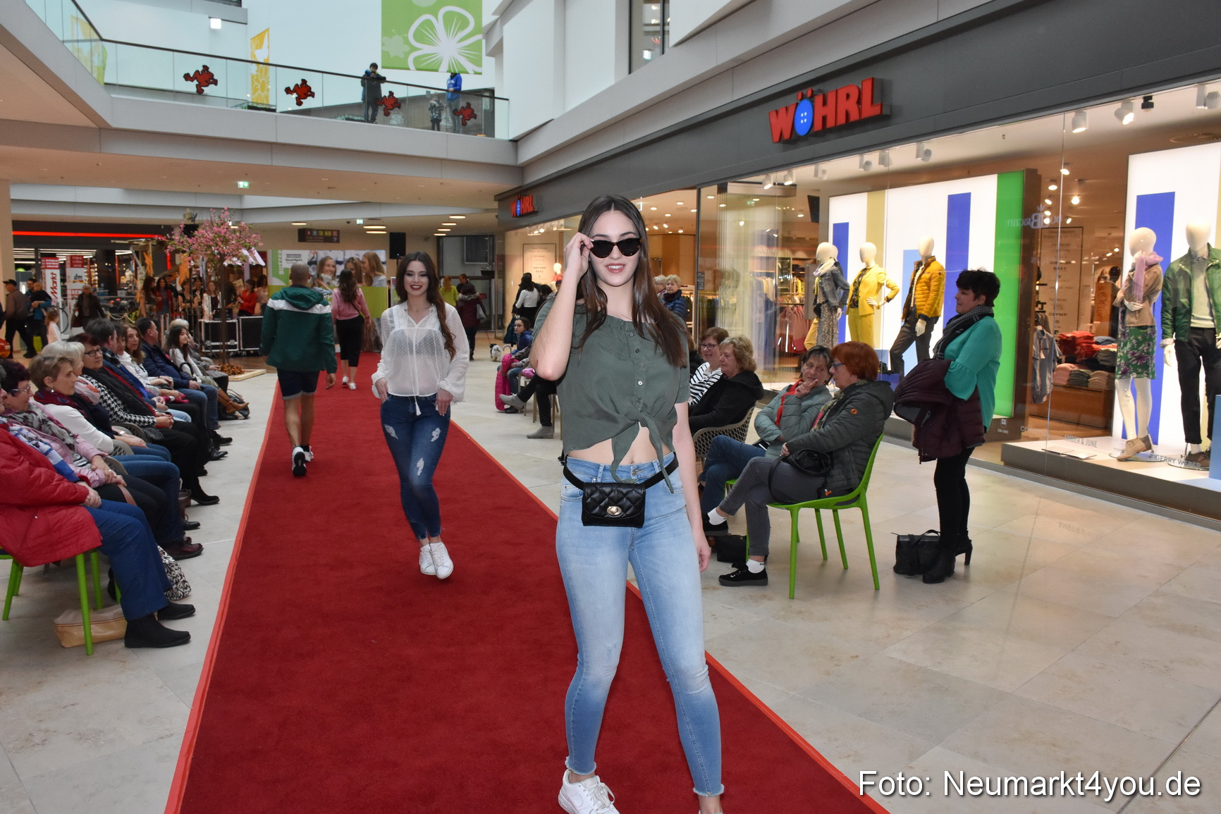 Fruehlingsmodenschau NeuerMarkt 2019 0199