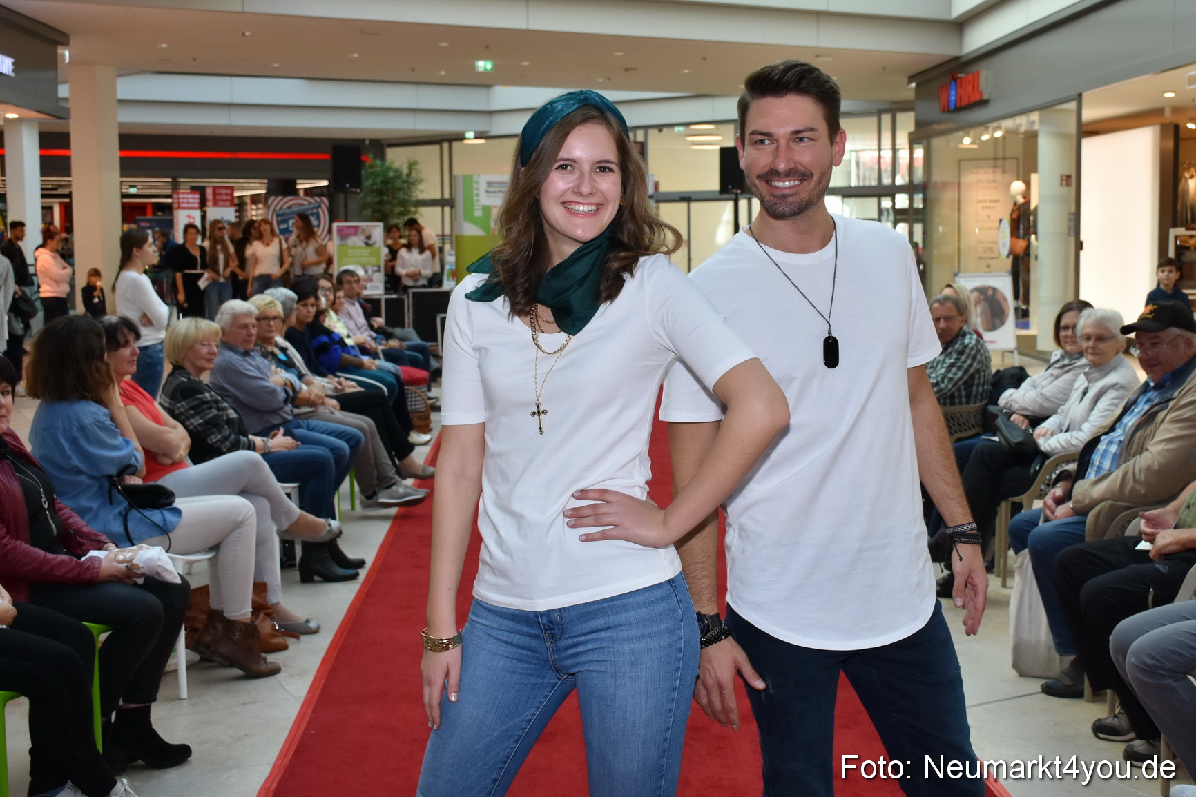 Herbstmodenschau NeuerMarkt 2019 0002