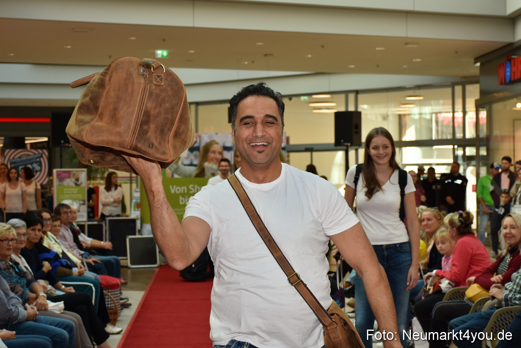 Herbstmodenschau NeuerMarkt 2019 0017