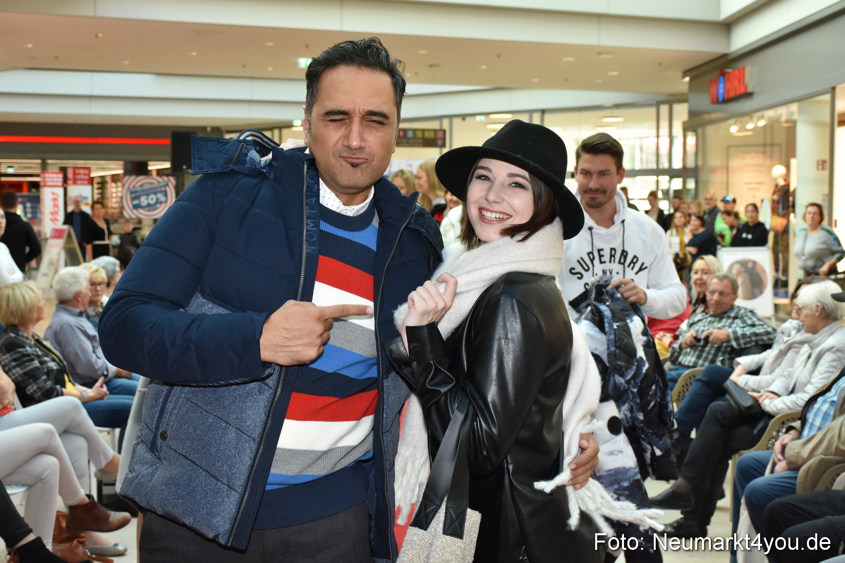 Herbstmodenschau NeuerMarkt 2019 0024