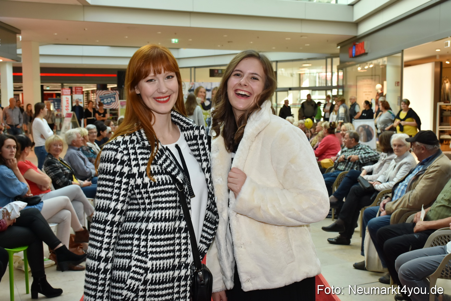 Herbstmodenschau NeuerMarkt 2019 0027