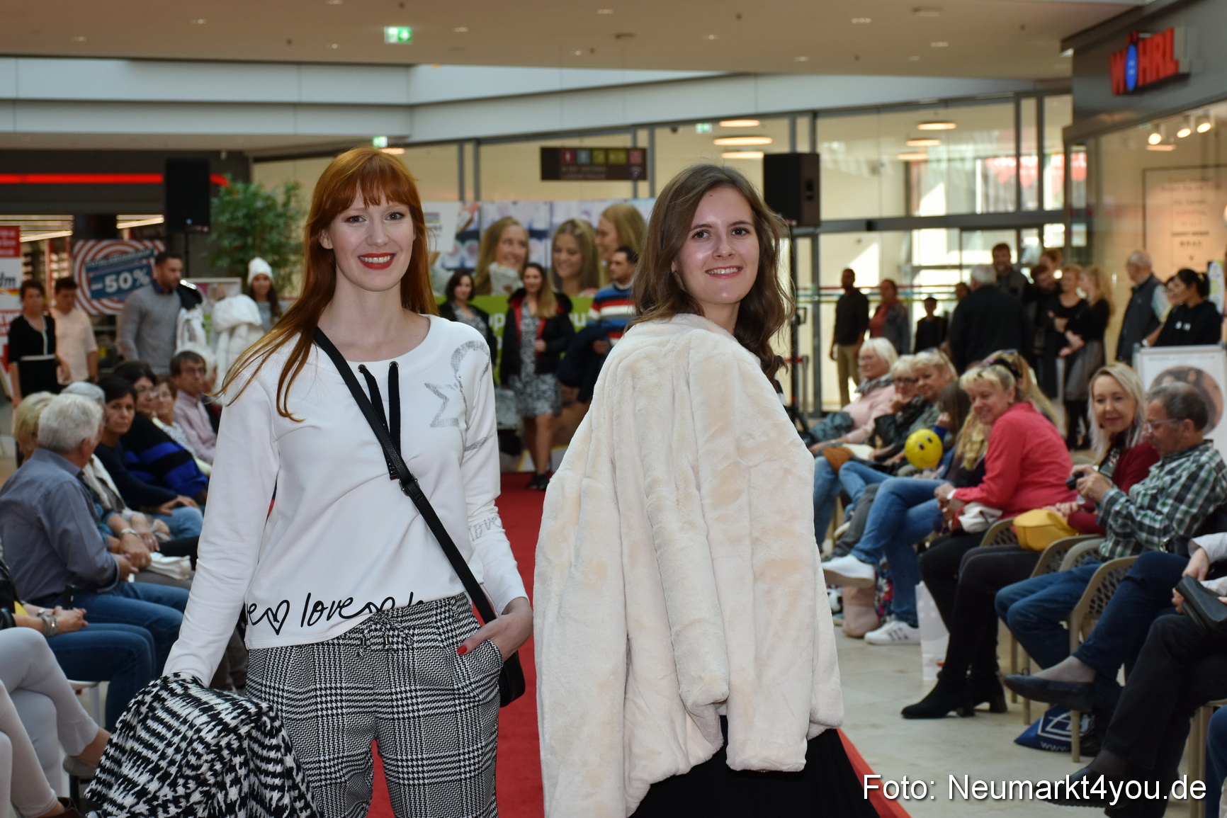 Herbstmodenschau NeuerMarkt 2019 0032