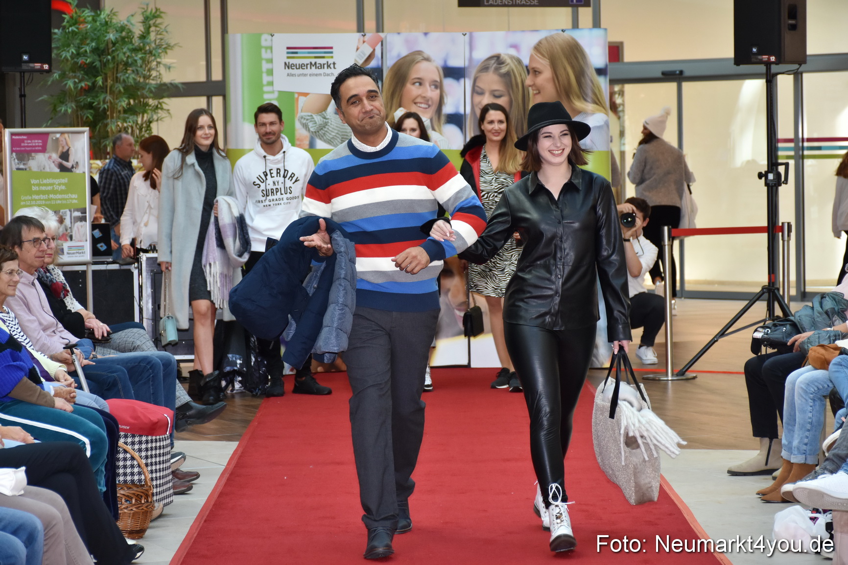 Herbstmodenschau NeuerMarkt 2019 0034