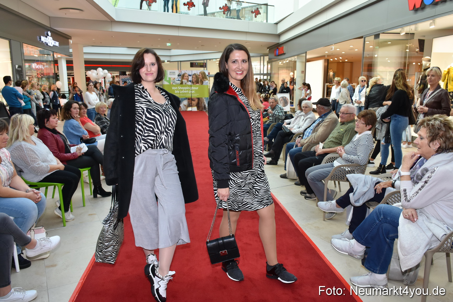 Herbstmodenschau NeuerMarkt 2019 0037