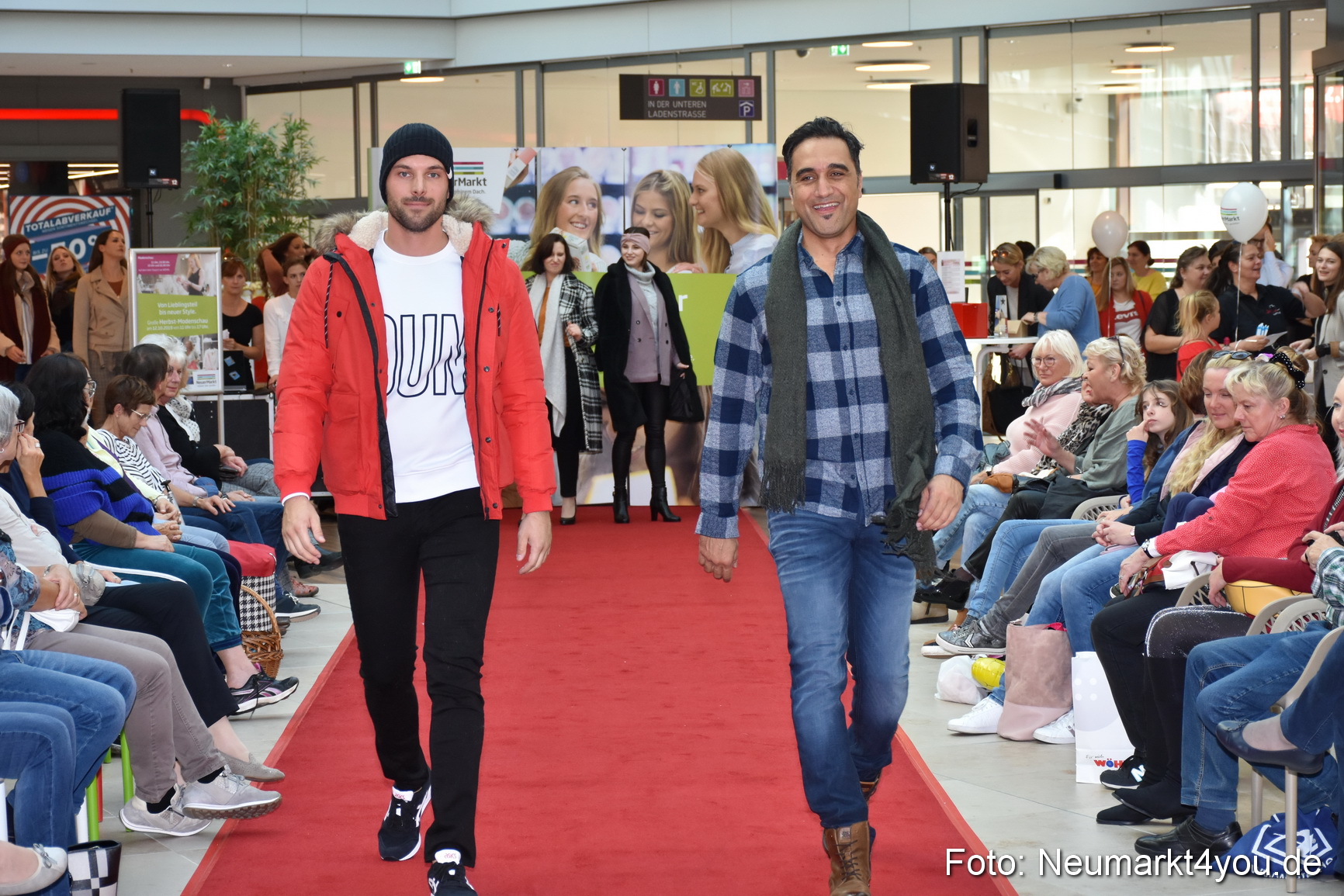 Herbstmodenschau NeuerMarkt 2019 0080