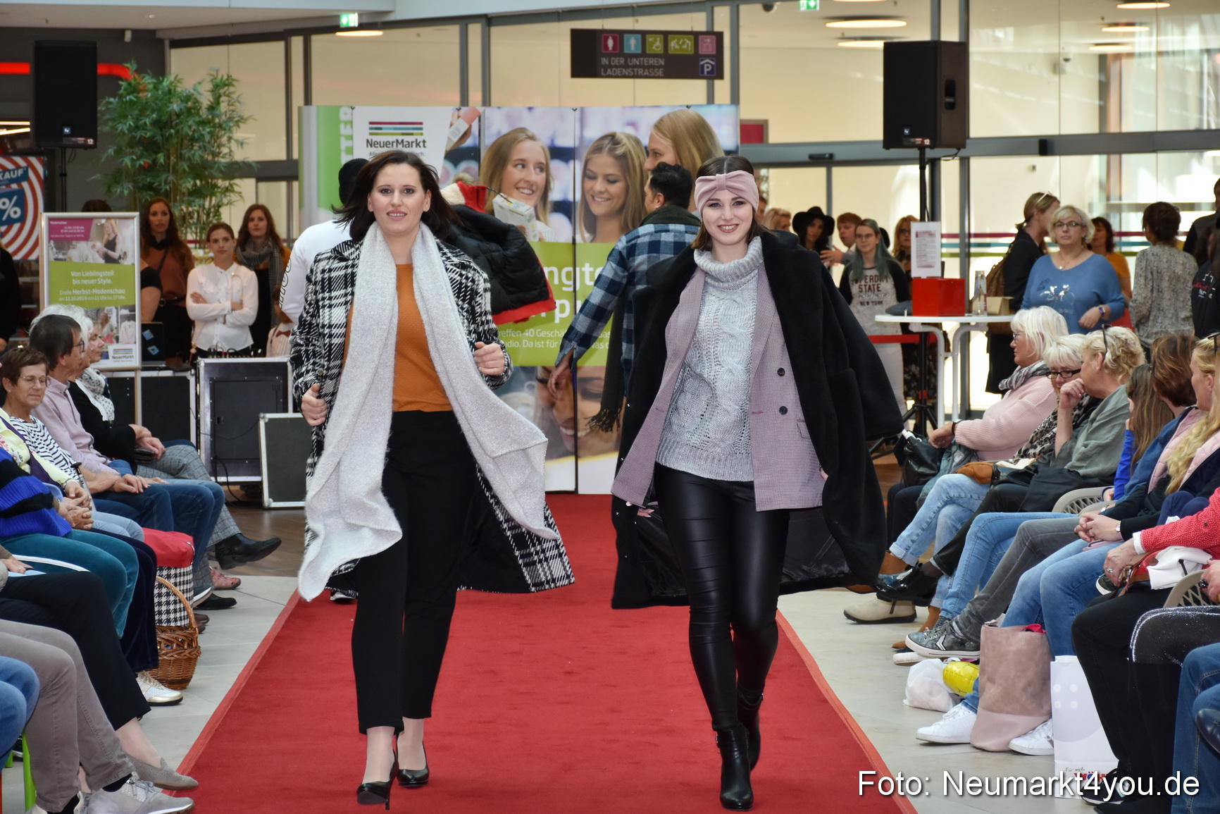 Herbstmodenschau NeuerMarkt 2019 0082