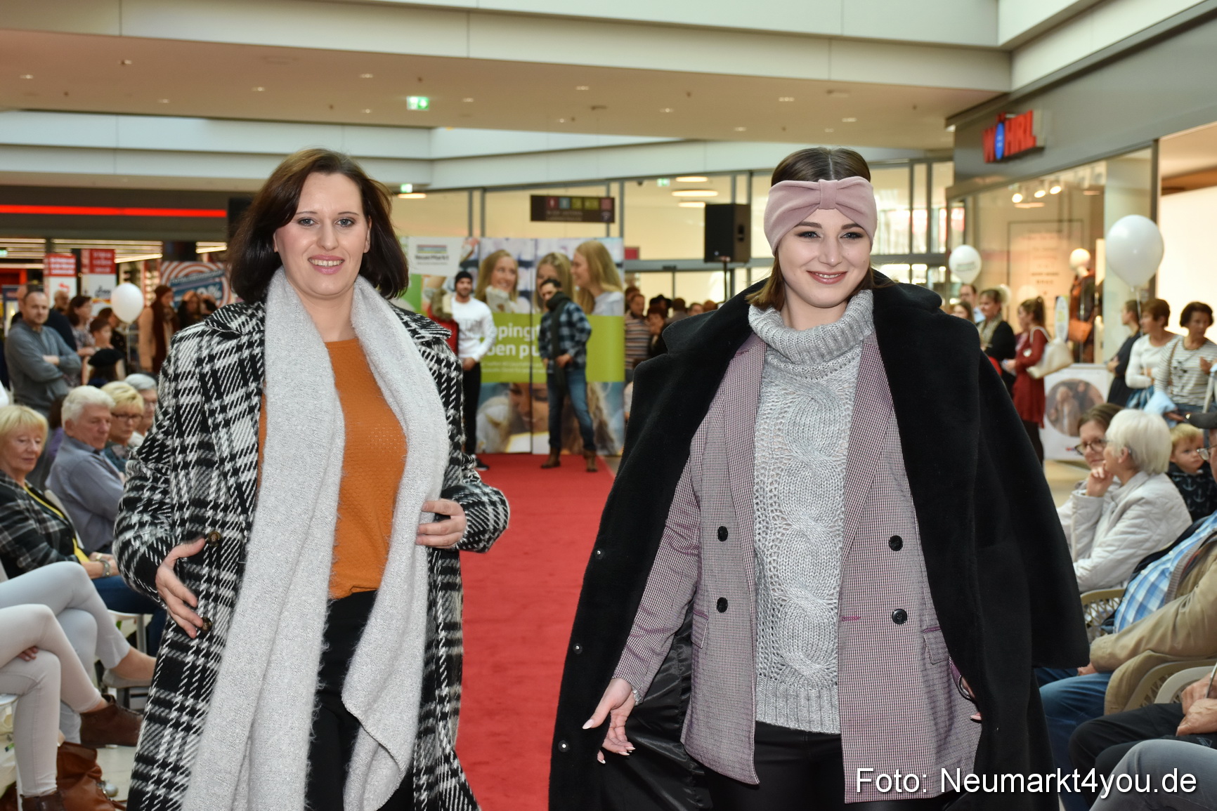 Herbstmodenschau NeuerMarkt 2019 0083