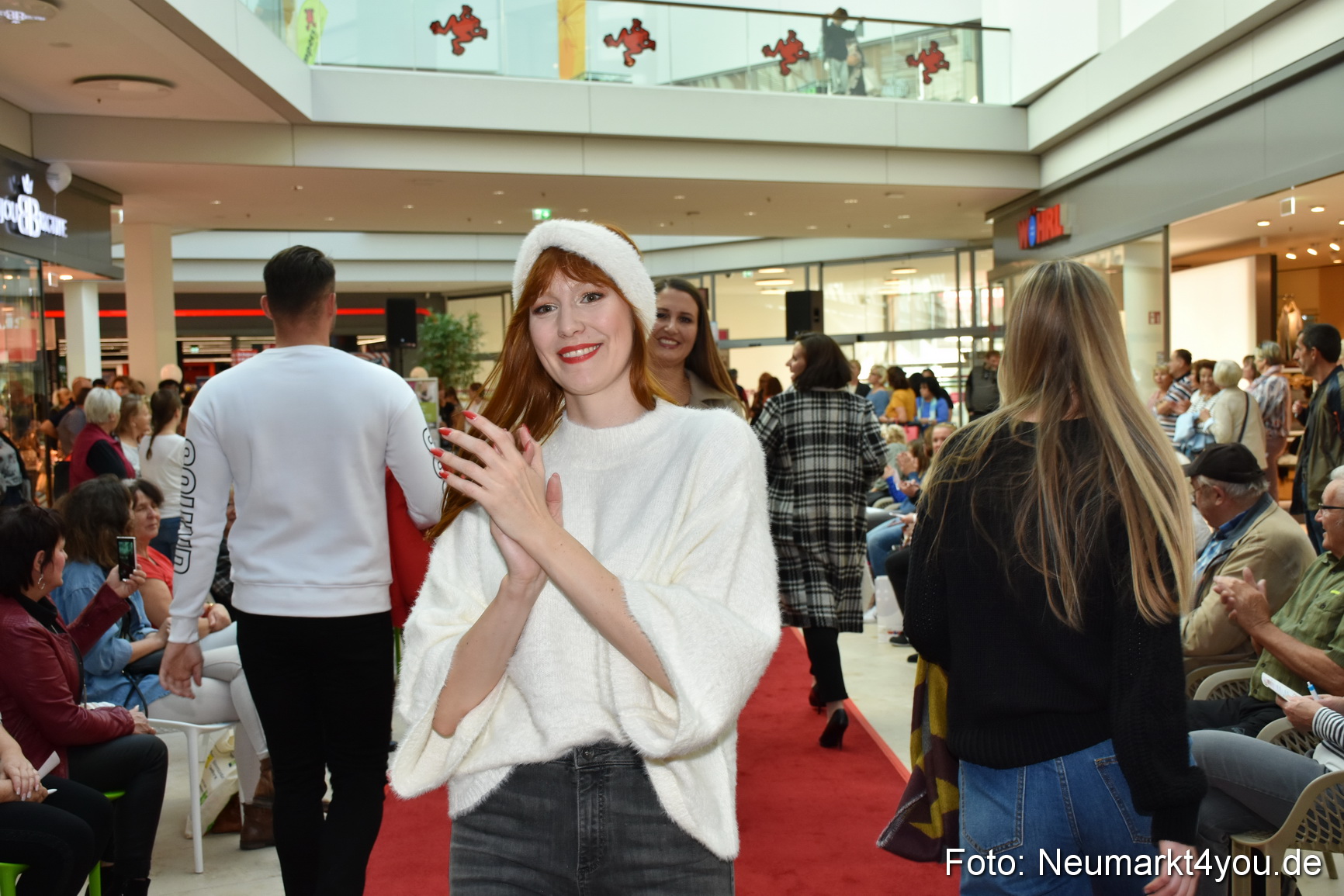 Herbstmodenschau NeuerMarkt 2019 0095