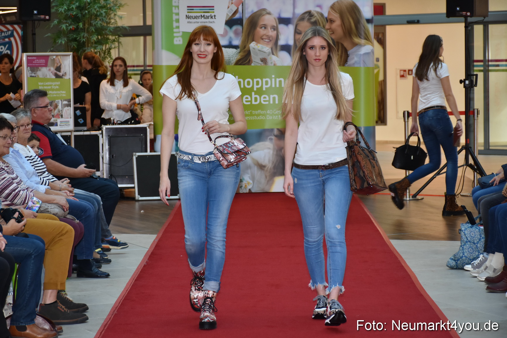 Herbstmodenschau NeuerMarkt 2019 0101