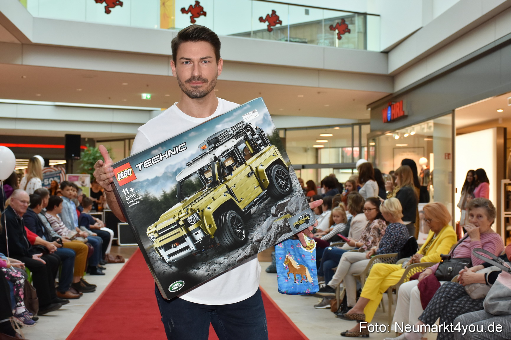 Herbstmodenschau NeuerMarkt 2019 0108