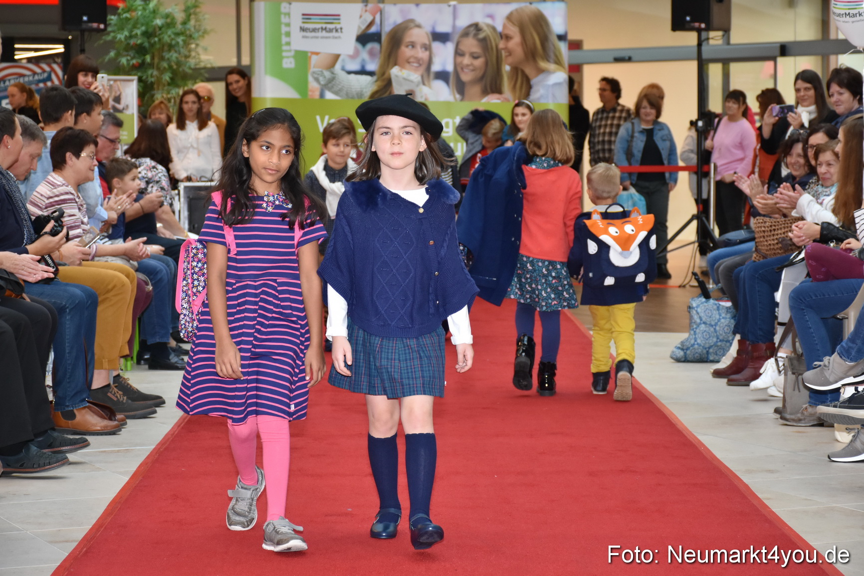 Herbstmodenschau NeuerMarkt 2019 0117