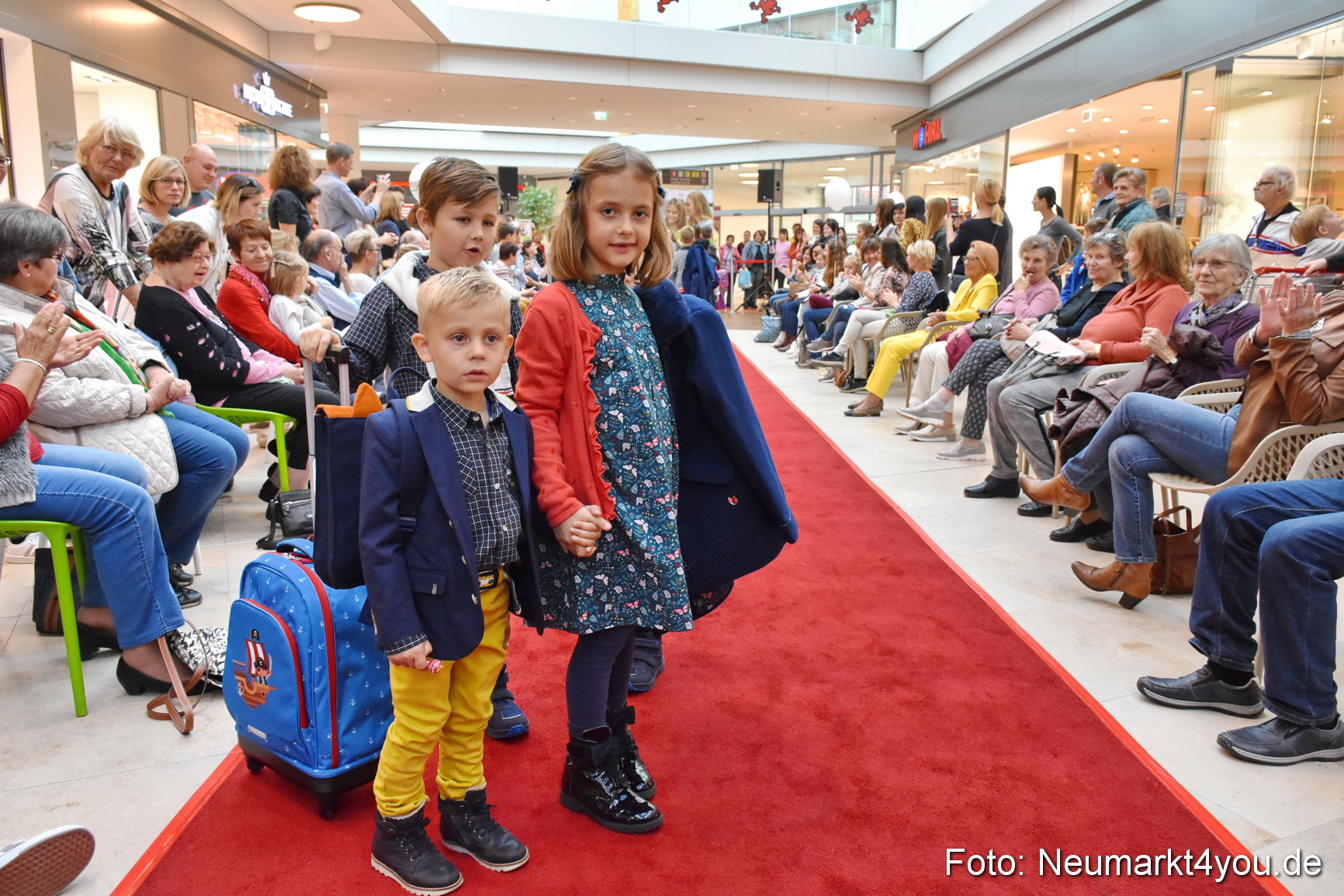 Herbstmodenschau NeuerMarkt 2019 0120
